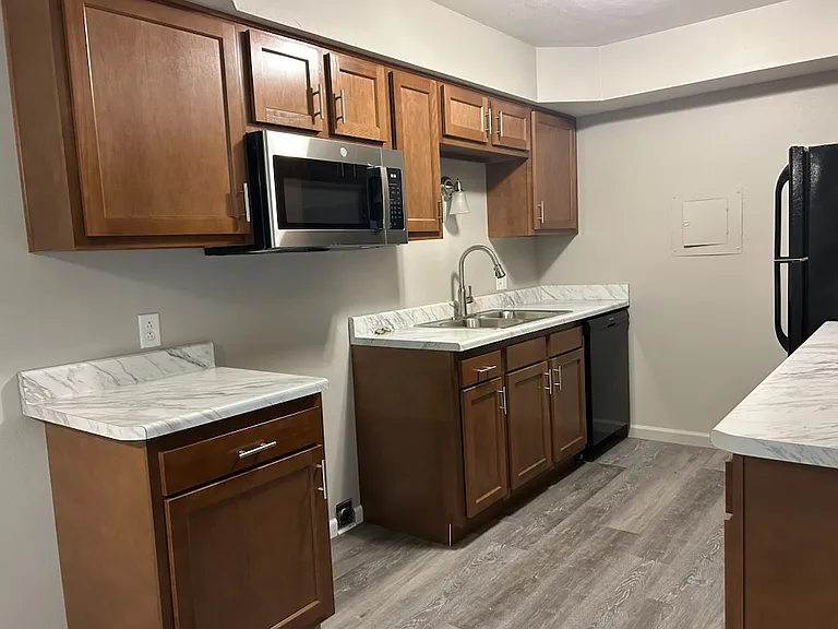 1530 Brooke Park Dr #5 — Photo 4