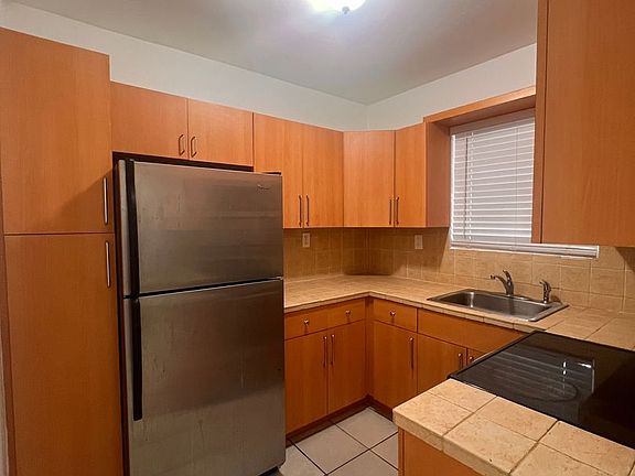 5th image of 545 Coral Way APT 2