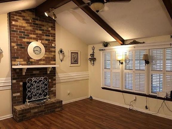 3rd image of 1316 Cambridge Dr