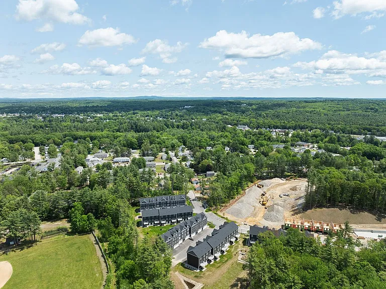 Bayberry Commons- 3 Bedroom 2.5 Bath Townhomes with 2 Car Garage — Photo 137