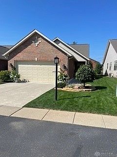 1st image of 803 Carriage Ln