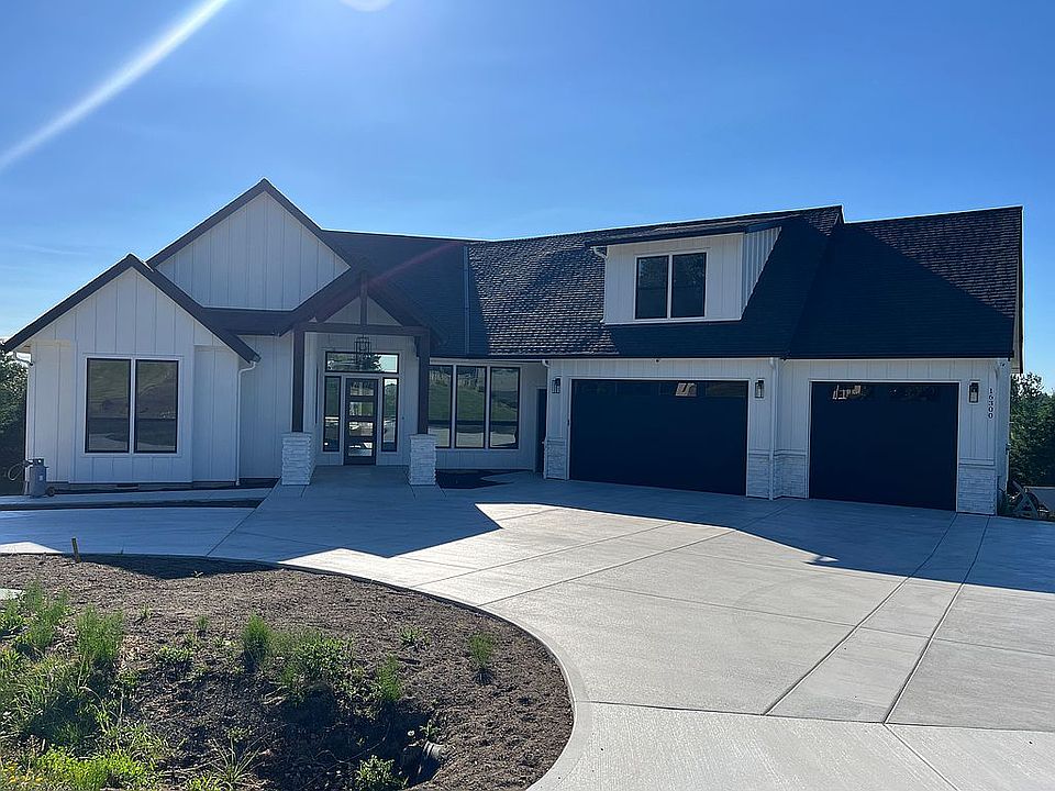1st image of 16300 NE 185th Ct