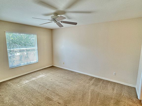 5th image of 26747 Little John Ct #A