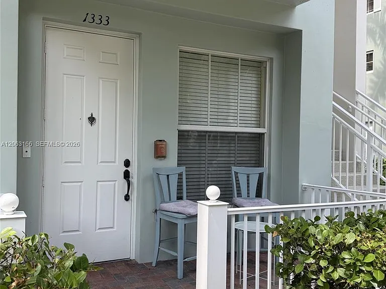 1333 SW 4th Ct #1333 — Photo 1