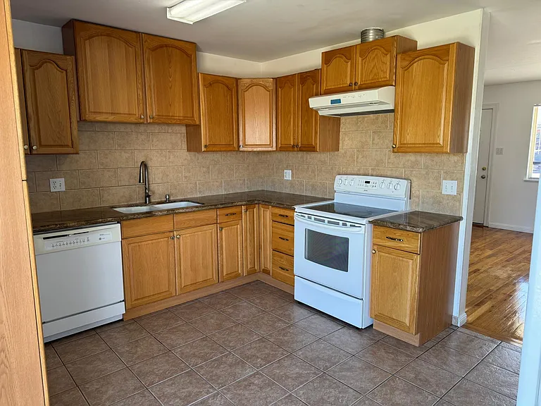 3384 Heights Dr — Photo 5