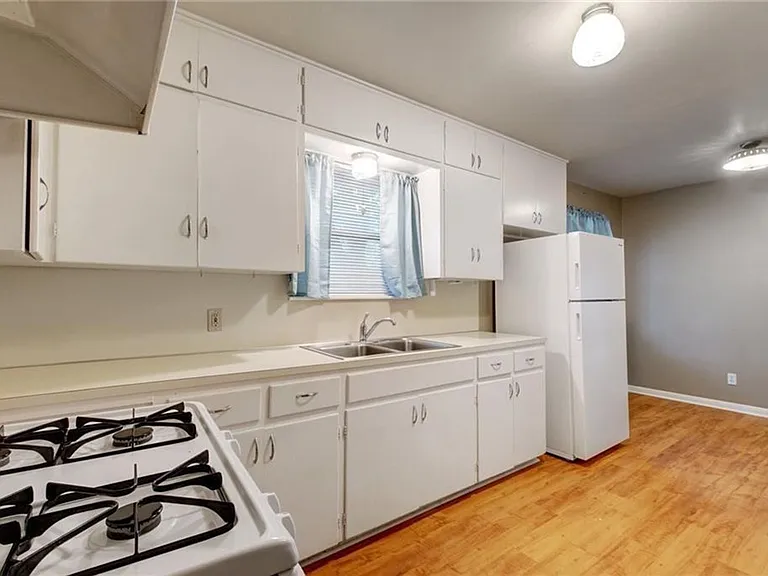 607 Bellevue Pl #A — Photo 15