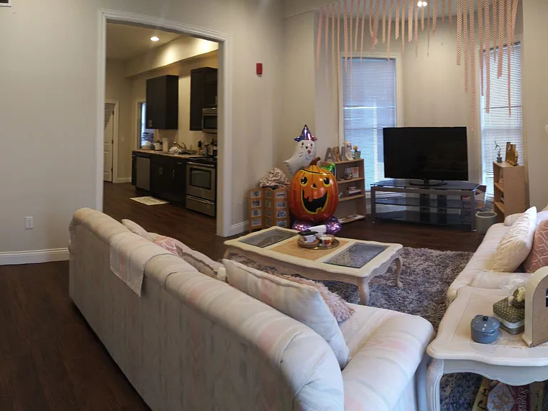 335 S College Ave — Photo 54