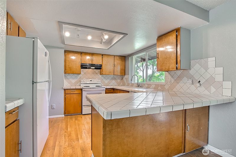 5th image of 707 Alvord Avenue N