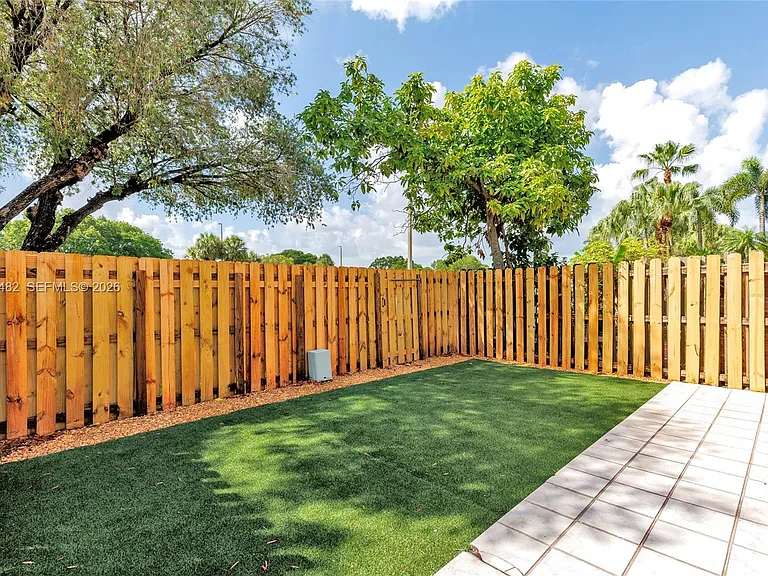 11061 NW 38th Pl — Photo 35
