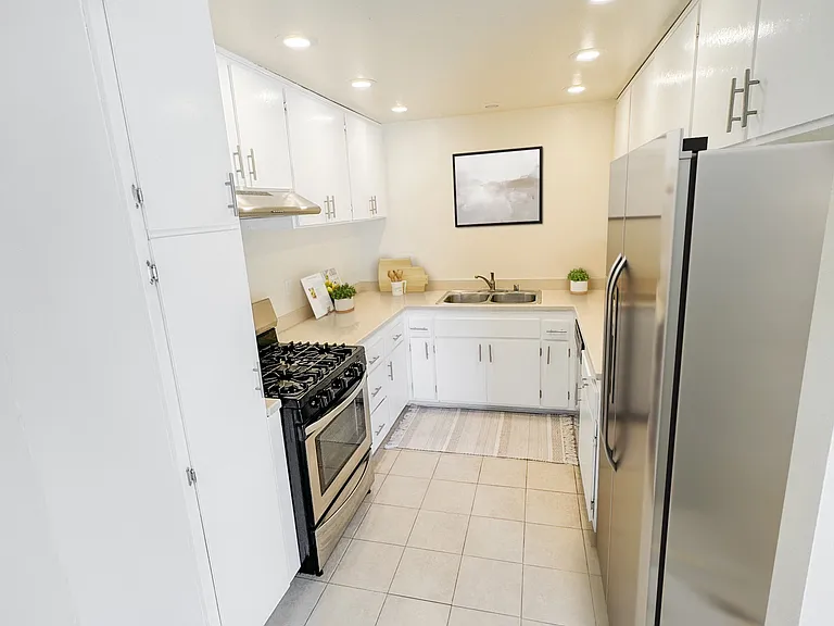 8231 Ellis Ave — Photo 2