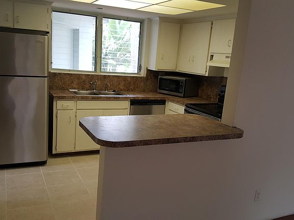 3rd image of 1132 SW 3rd St