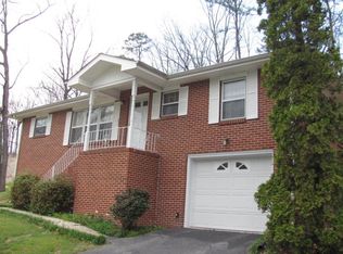 239 Longview Dr, Rossville, GA 30741
