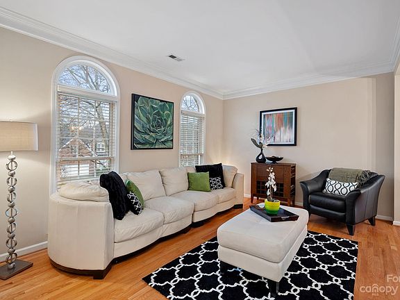 5th image of 9211 Brechin Dr