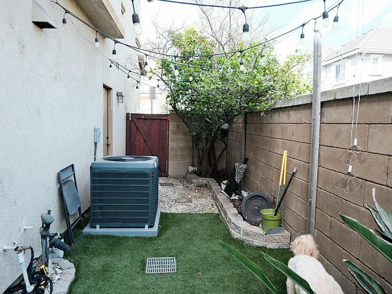 Longwood Ave — Photo 35