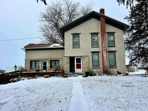 315 W Benton St, Mount Carroll, IL 61053