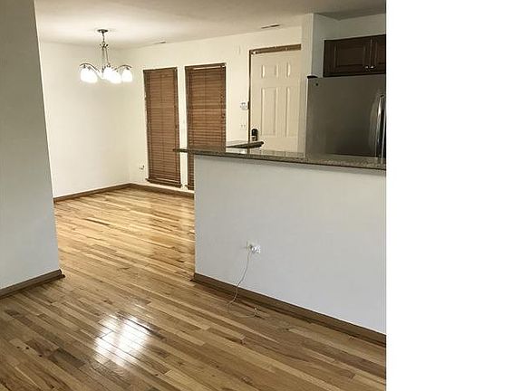 4th image of 463 W Winneconna Pkwy #1