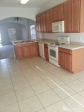 3rd image of 16428 Cedar Crest Dr