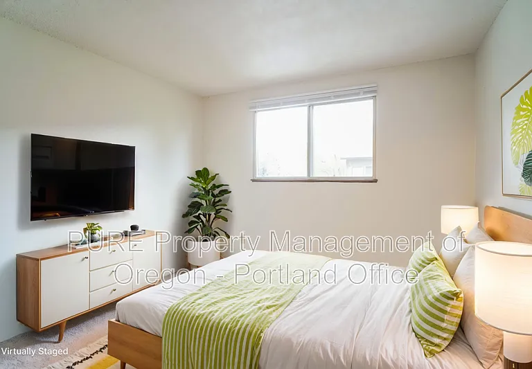 Parkway Garden — Photo 26