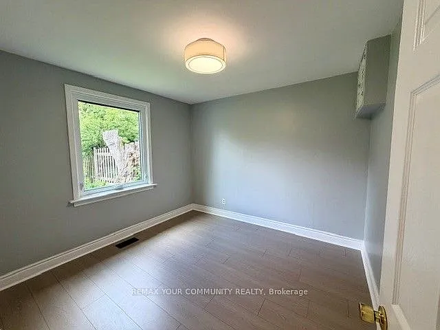220 Ruggles Ave — Photo 16