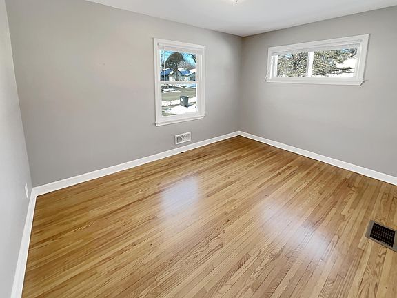 5th image of 2056 Nokomis Ave