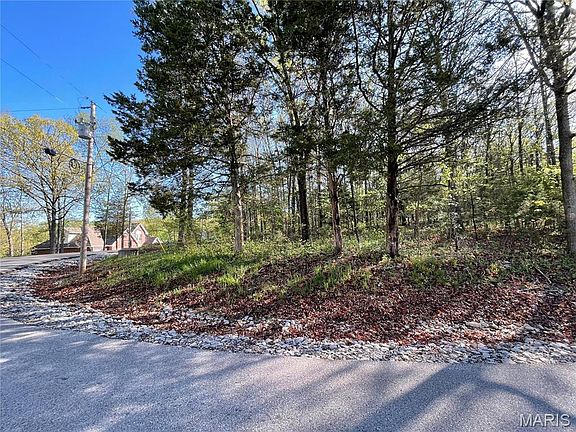 3rd image of 309 Lakewood Dr