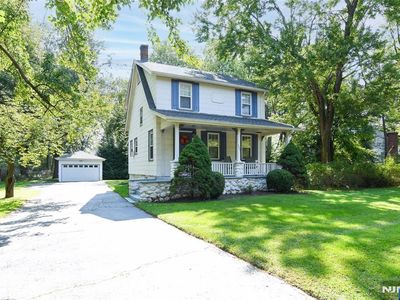 373 W Crescent Ave, Allendale, NJ, 07401