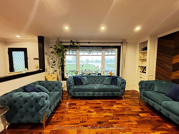 5th image of 9364 Wellington St #124