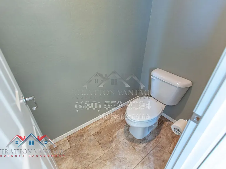 9136 W Meadow Dr — Photo 36