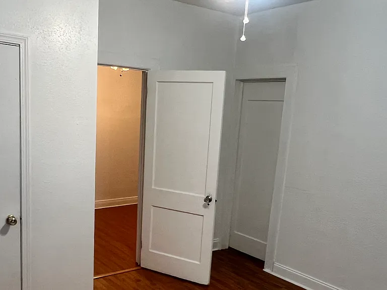 3538 Franklin Ave — Photo 23
