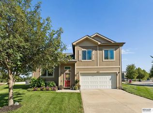 8051 N 144th Avenue Cir, Bennington, NE 68007