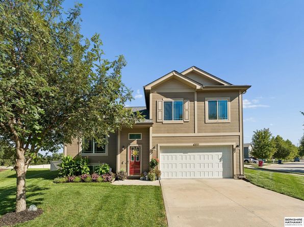 8051 N 144th Avenue Cir, Bennington, NE 68007