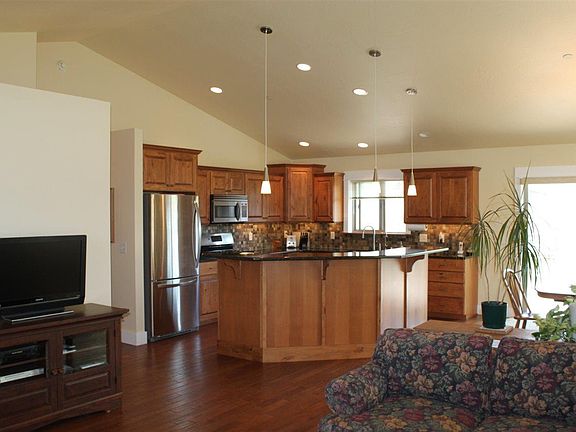 4th image of 1642 Angelina Way