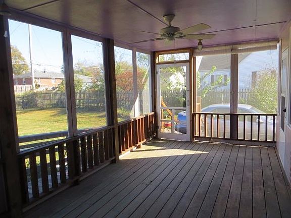 3rd image of 660 Clover Dr