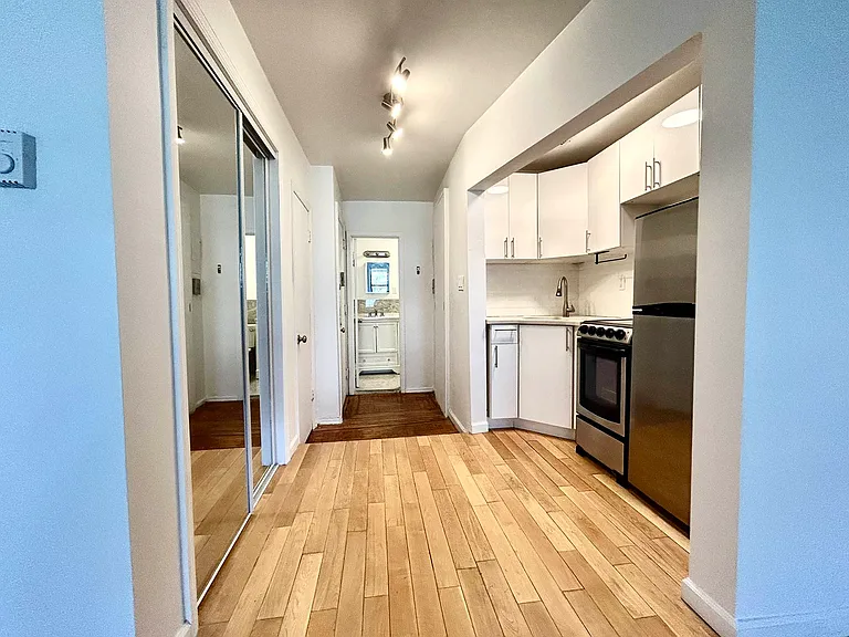 166 E 82nd St #5E — Photo 5