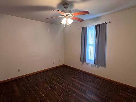 2nd image of 2910-2920 Bankers Way