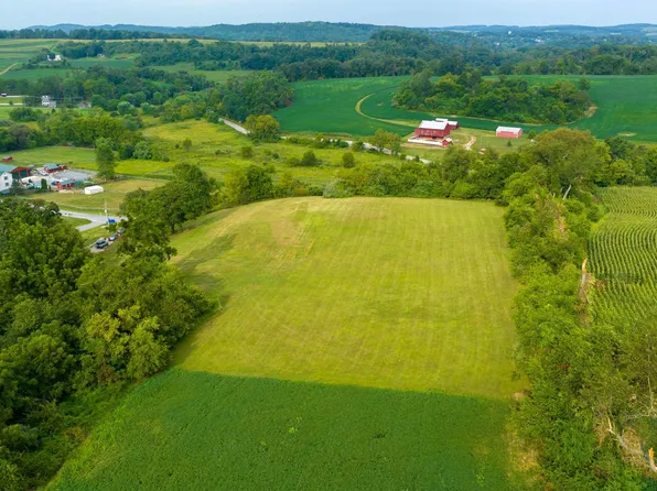 12927 Glen Valley Rd, Glen Rock, PA 17327