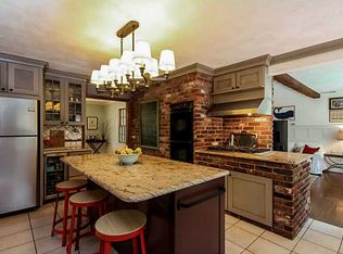 376 Dugway Bridge Rd, South Kingstown, RI 02892