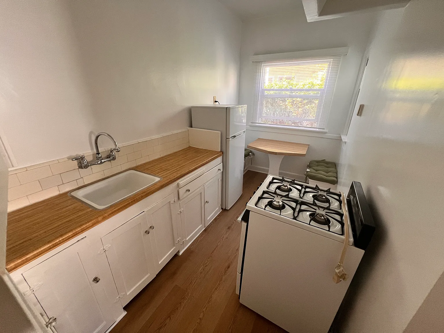 Studio, 450 sqft, $1,500 — Photo 2