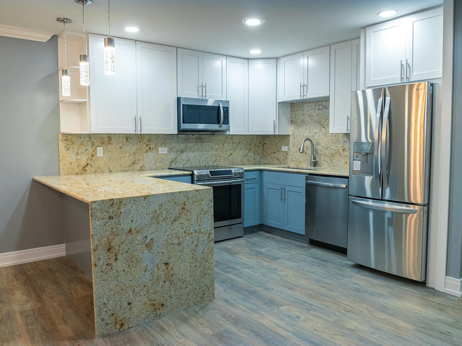 2 bed, 1100 sqft, $2,400 — Photo 3