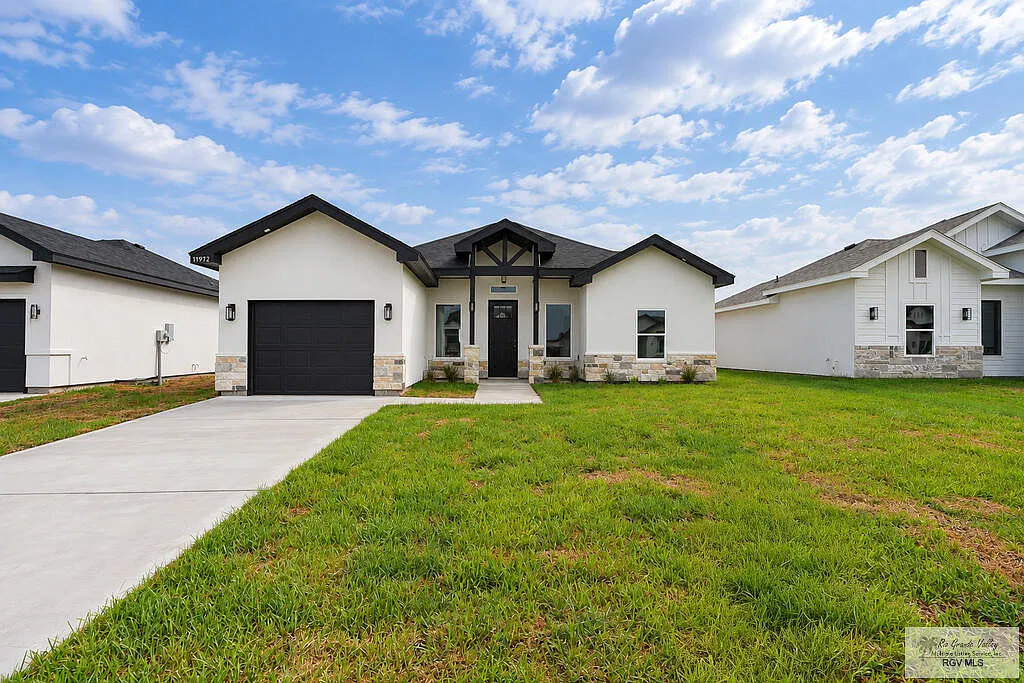 3 bed, 2.0 bath, 1183 sqft, $1,700 — Photo 1