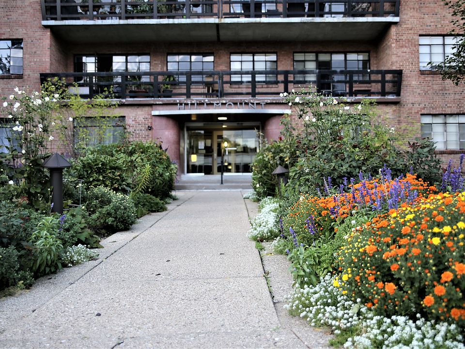 1st image of 505 Cherry St SE APT 202