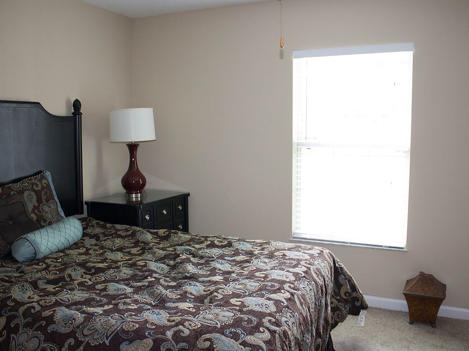 1st image of 13 Lysander Ln