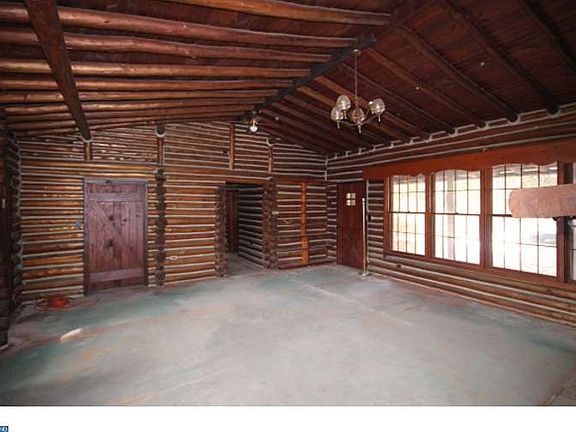 5th image of 49 Meadowbrook Ln