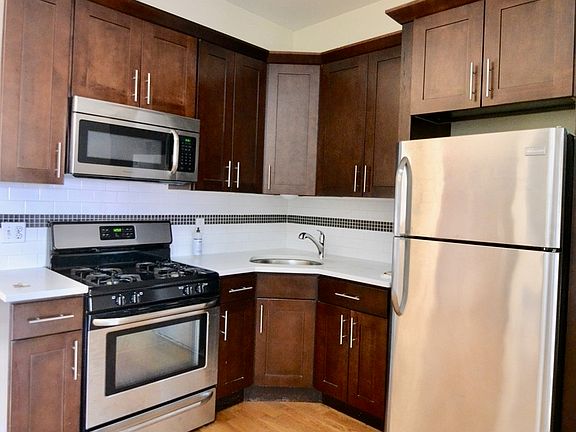 5th image of 108 Hancock St APT 4