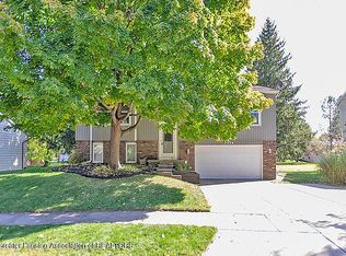 3926 Jonquil Ln, Okemos, MI 48864