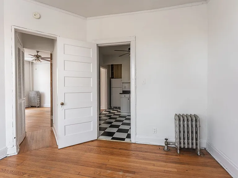 4352 N Winchester Ave — Photo 9