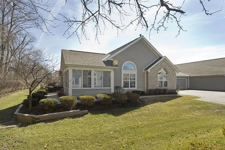 737 Windward Ln photo 1