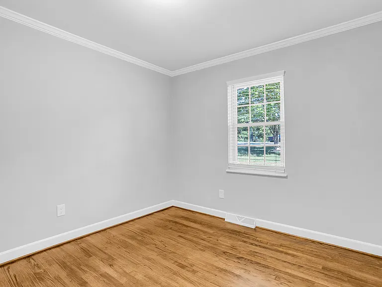 4 Bradley Blvd — Photo 22