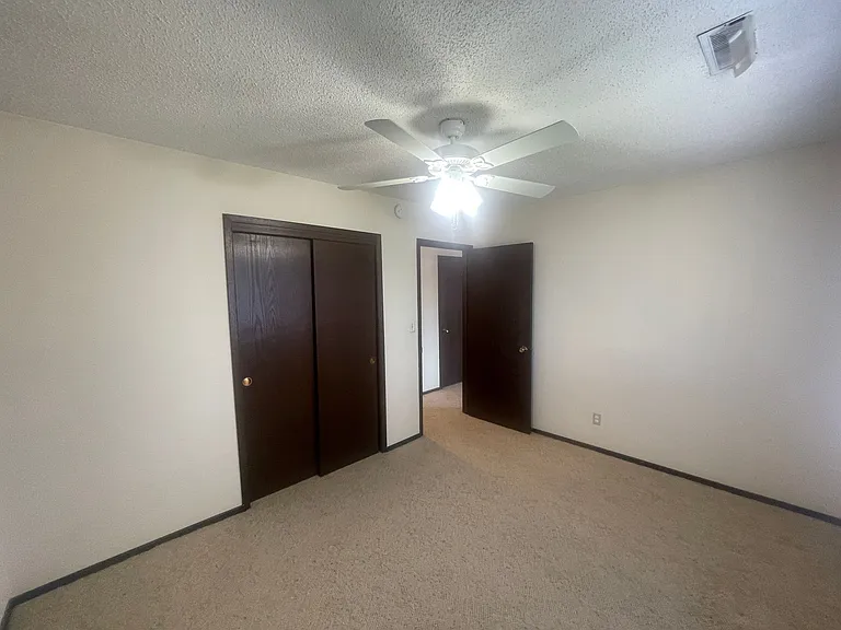 Raceway Apartments — Photo 9