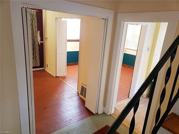 4th image of 440 Saint Leger Ave